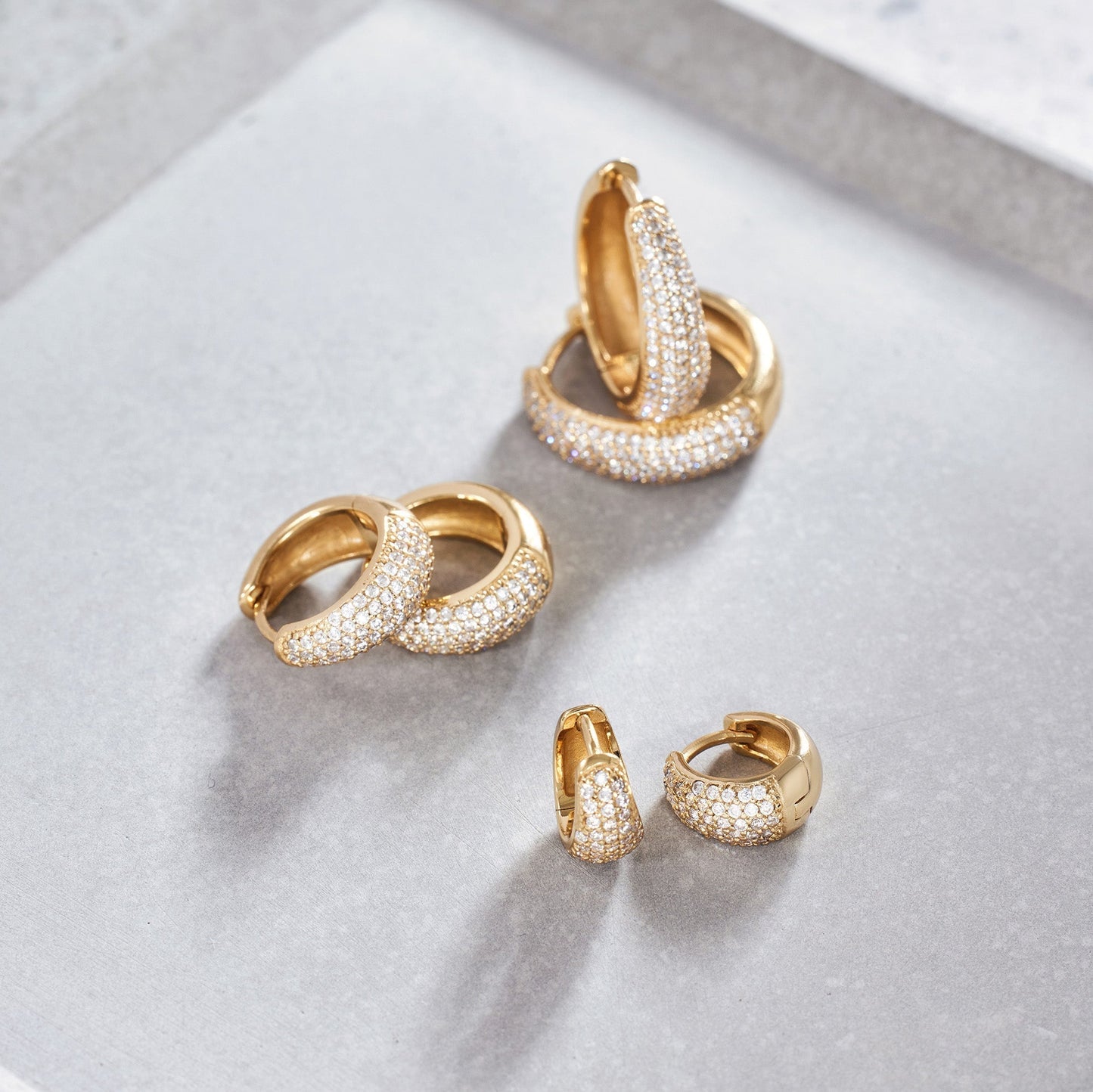 Aros Mini Lila | Oro Blanco