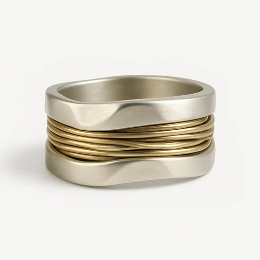 Anillo de Plata con Hilos Dorados