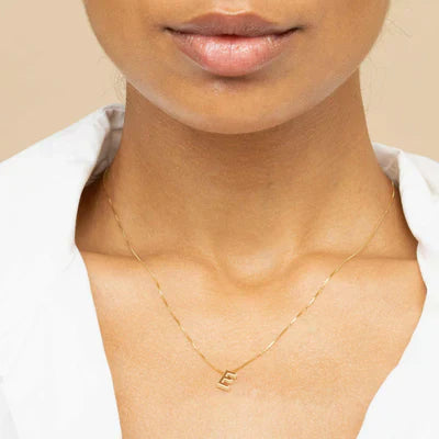 Collar Inicial Carta de Amor | Oro Blanco