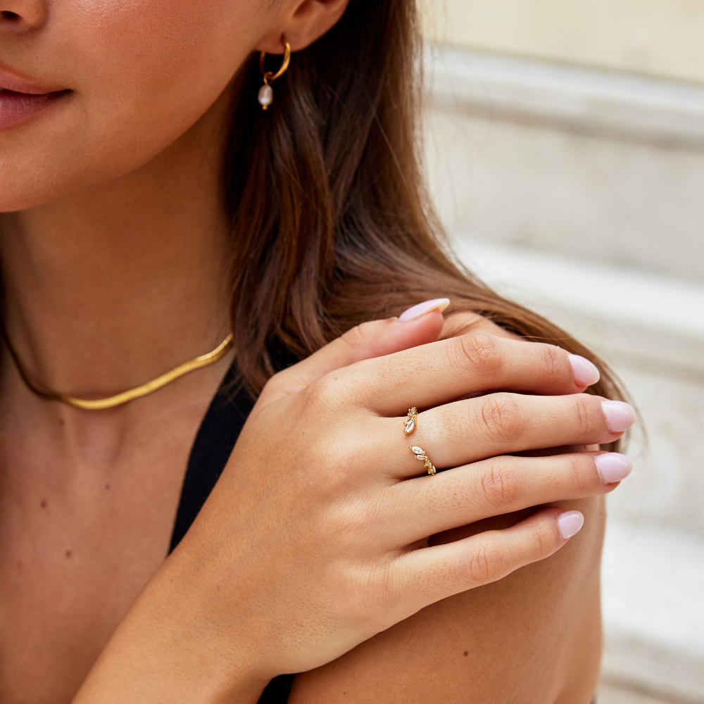 Anillo de Vid de Cristal y Oro
