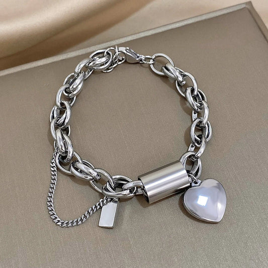 Pulsera Gruesa Heartened | Oro Blanco