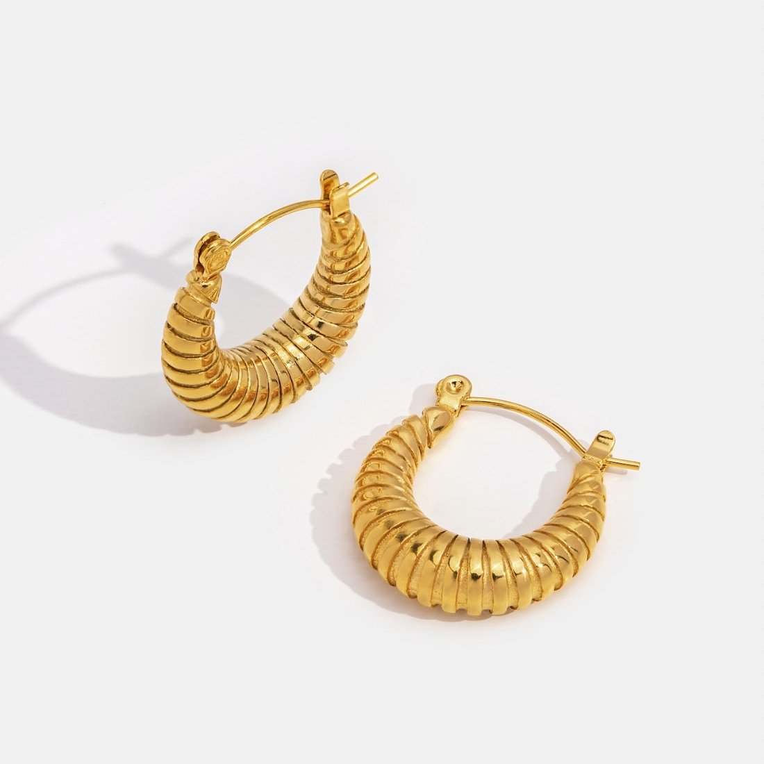 Pendientes de Aro Croissant Dorado