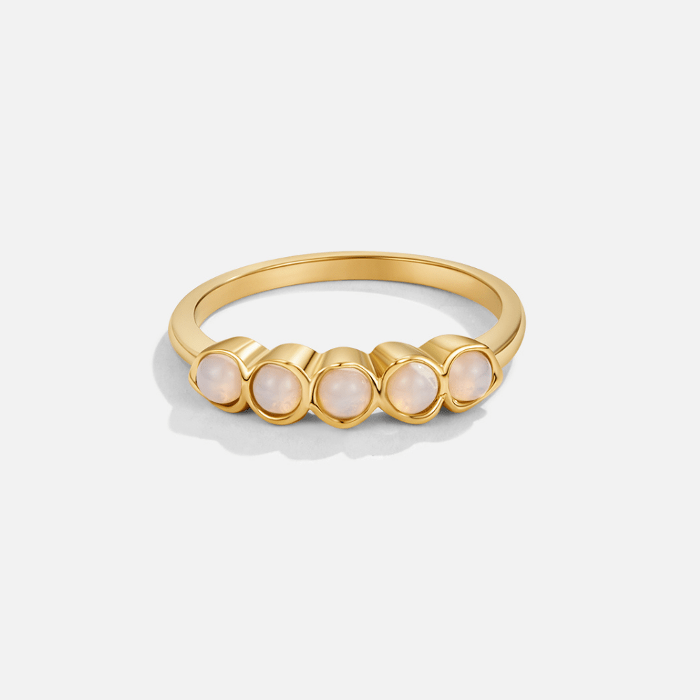 Anillo Eterno de Piedra Lunar Dorada