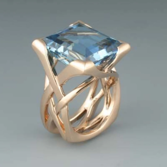 Anillo Vintage de Oro Rosado con Piedra Azul