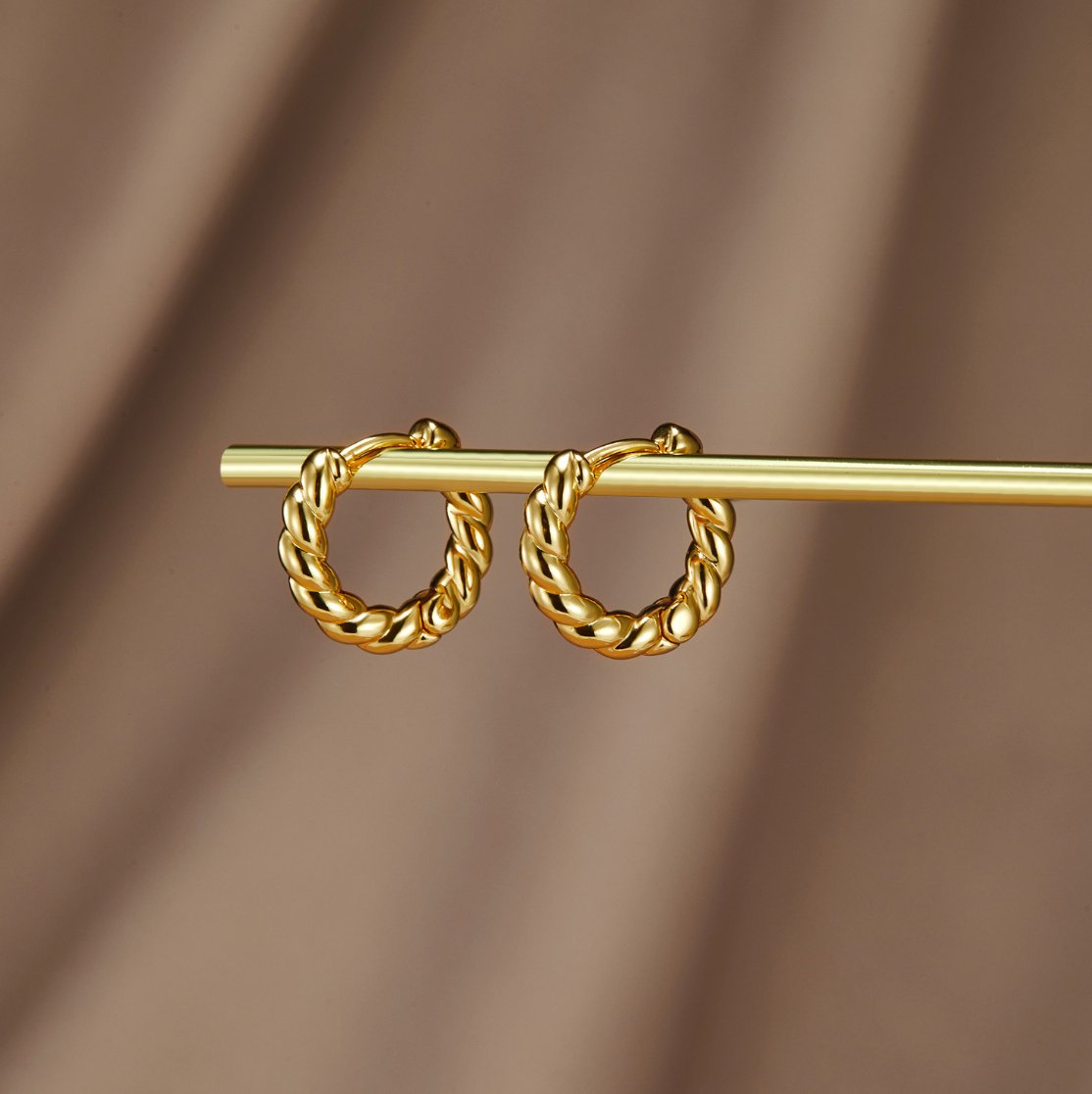 Pendientes de Oro con Giro