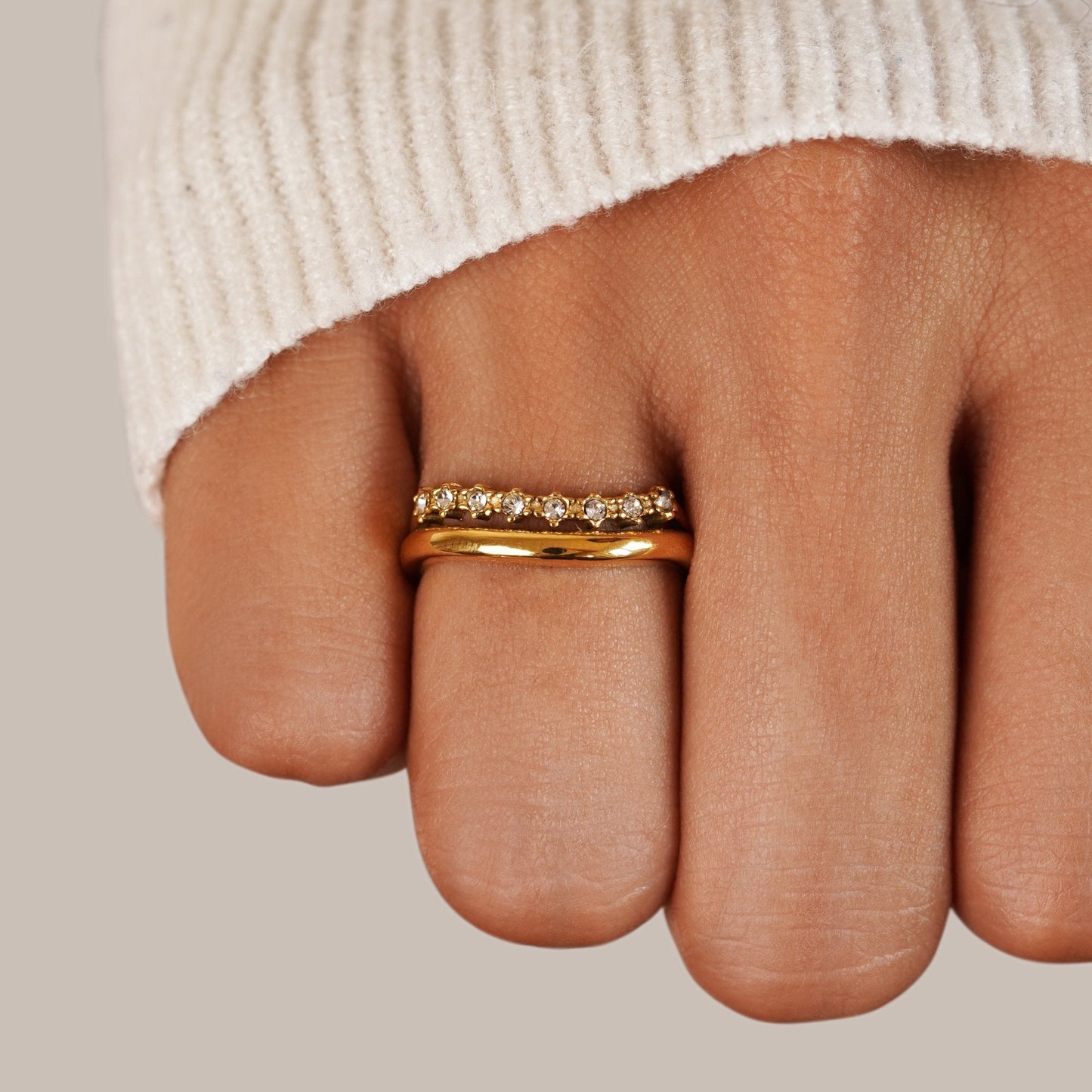 Anillo en Capas de Cristal Blanco