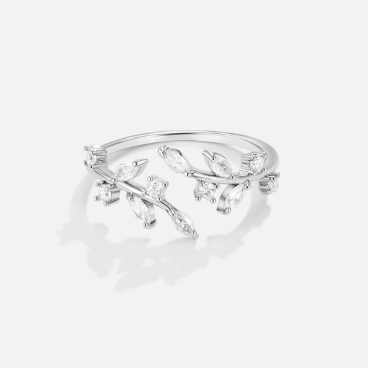 Anillo de Vid de Cristal Plateado