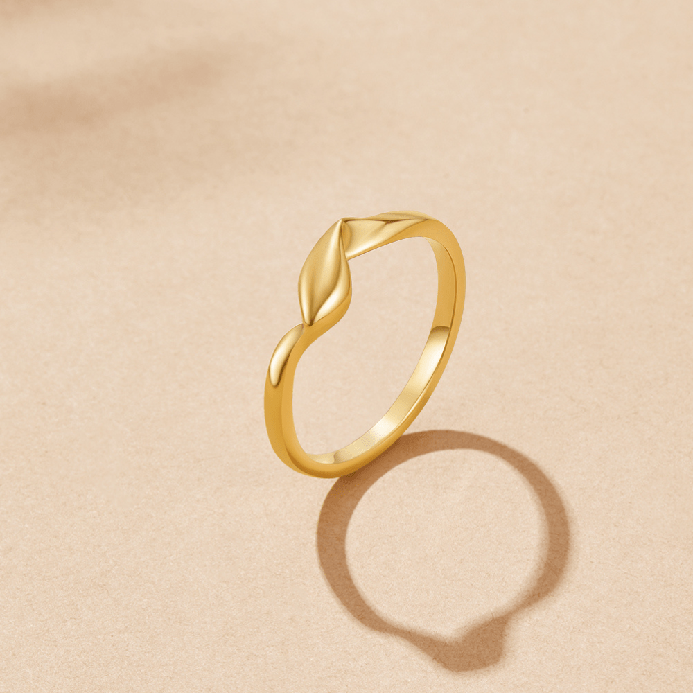 Anillo Dorado Torcido