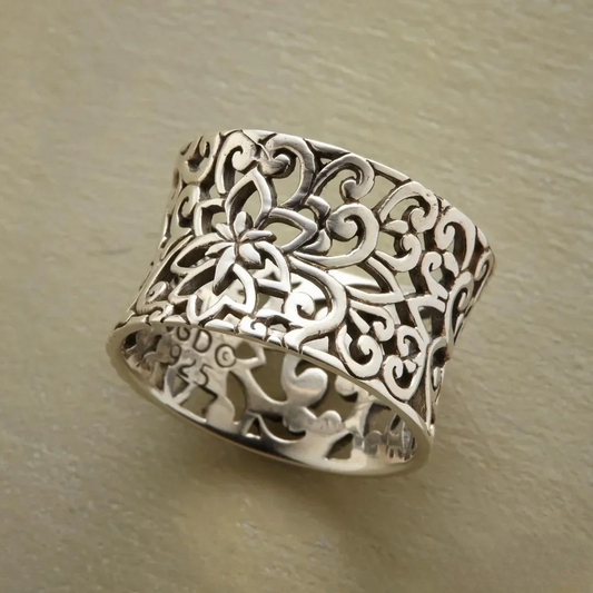 Anillo Hueco Antiguo
