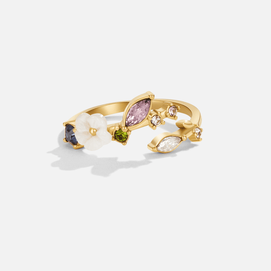 Anillo Dorado de Flor Blanca de Cristal
