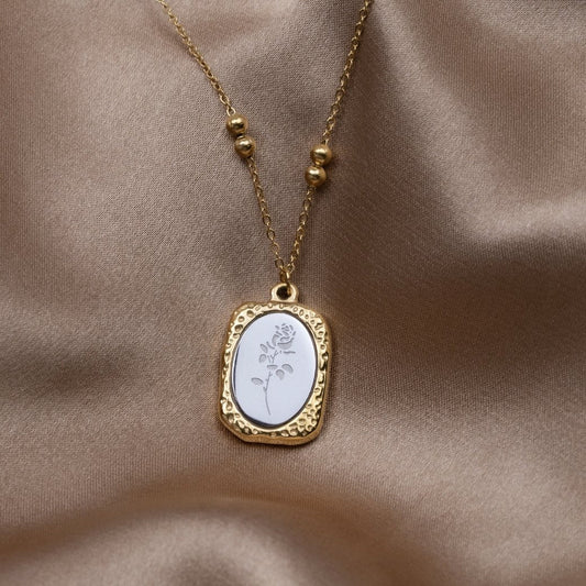 Collar de Rosa "Amor Frágil"
