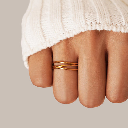 Anillo de Bucle Infinito Dorado