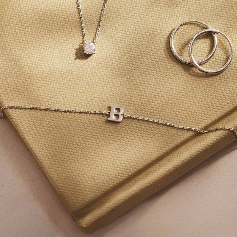 Pulsera Vita Signa con Inicial | Oro Blanco