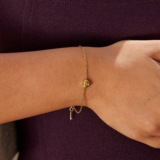 Pulsera con Corazón de Letra