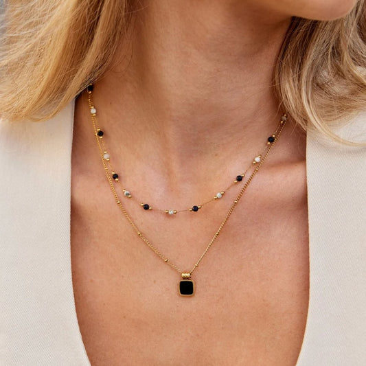 Collar con Colgante Negro