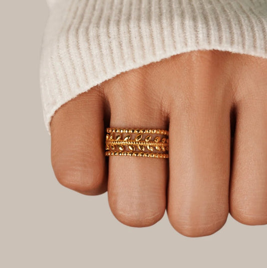 Anillo en Capas de Hoja de Oro