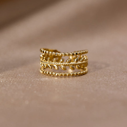 Anillo en Capas de Hoja de Oro
