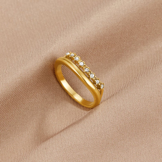 Anillo en Capas de Cristal Blanco