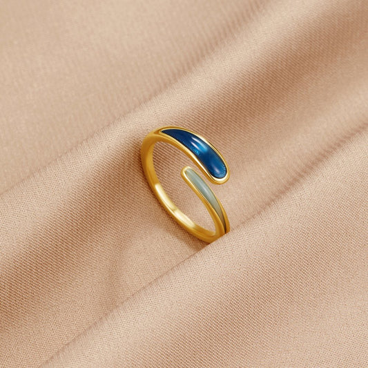 Anillo Envolvente de Zafiro Azul