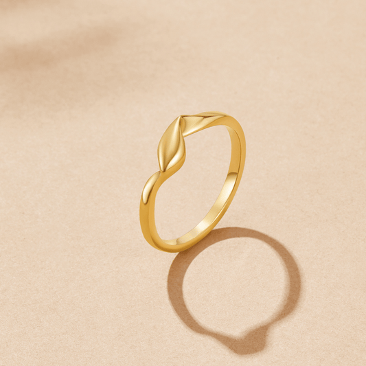 Anillo Dorado Torcido